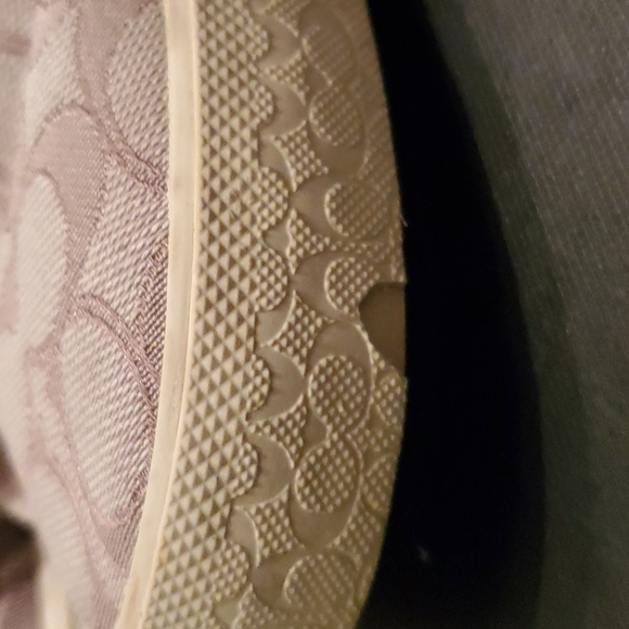 Shoes - Picture 2 of 4